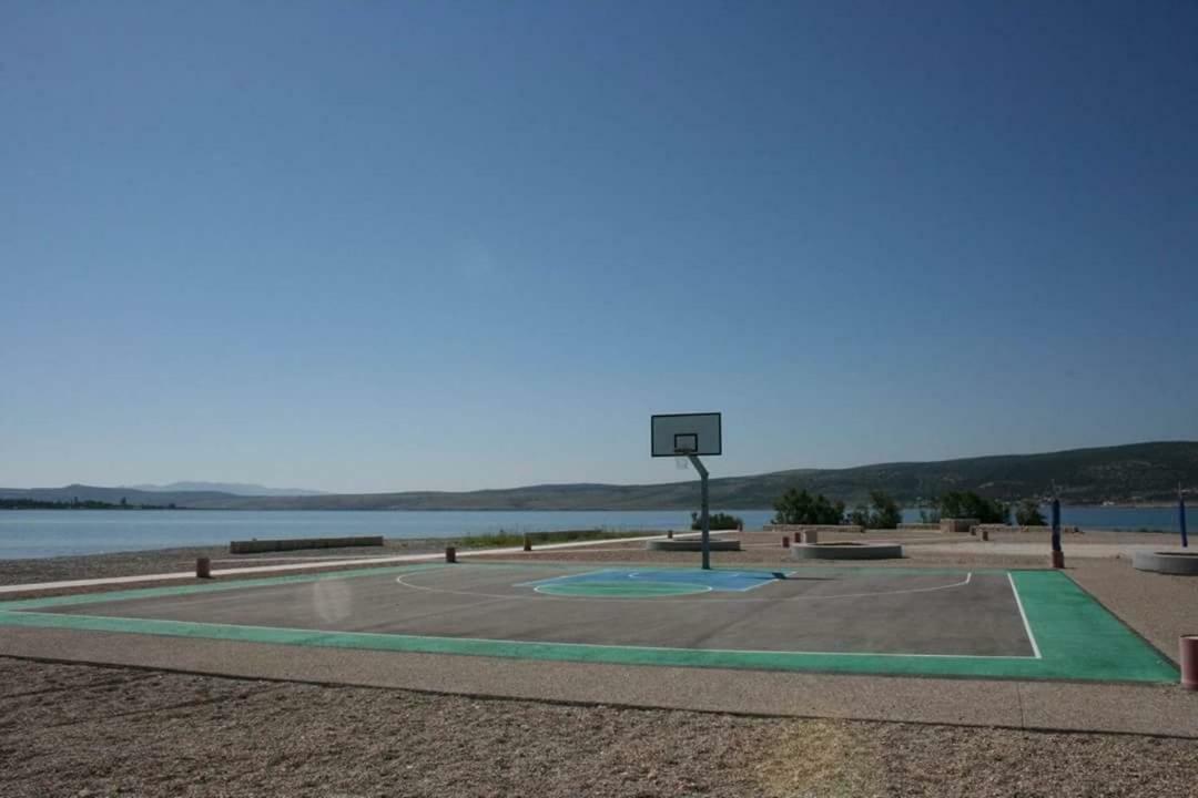 Apartmani Korina Starigrad Paklenica Exterior foto